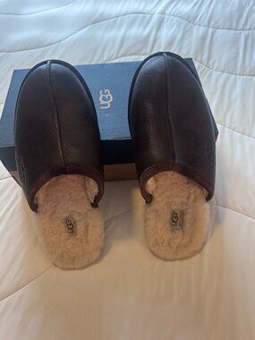 UGG Men's Scuff Leather Slippers - Tan (dark brown), Size 11